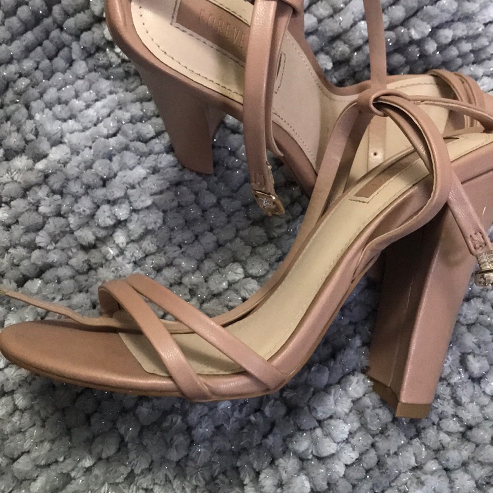 👠